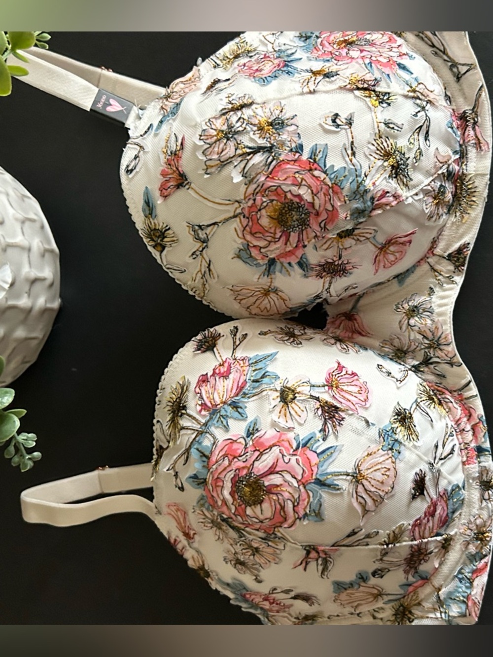 Victoria’s Secret White Lined Demi Floral Embroidered Underwire Bra- 36 DDD - Picture 2 of 4